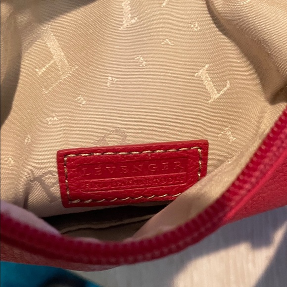 Levenger Chic Red Crossbody Bag
3 Interchangeable Pouches - Picture 4 of 7